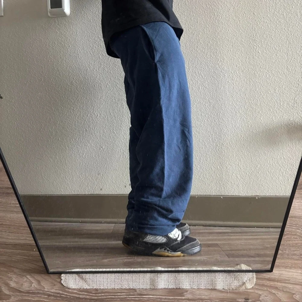 Vintage Y2K/2000s Navy Blue Essential Sweatpants! Fits M